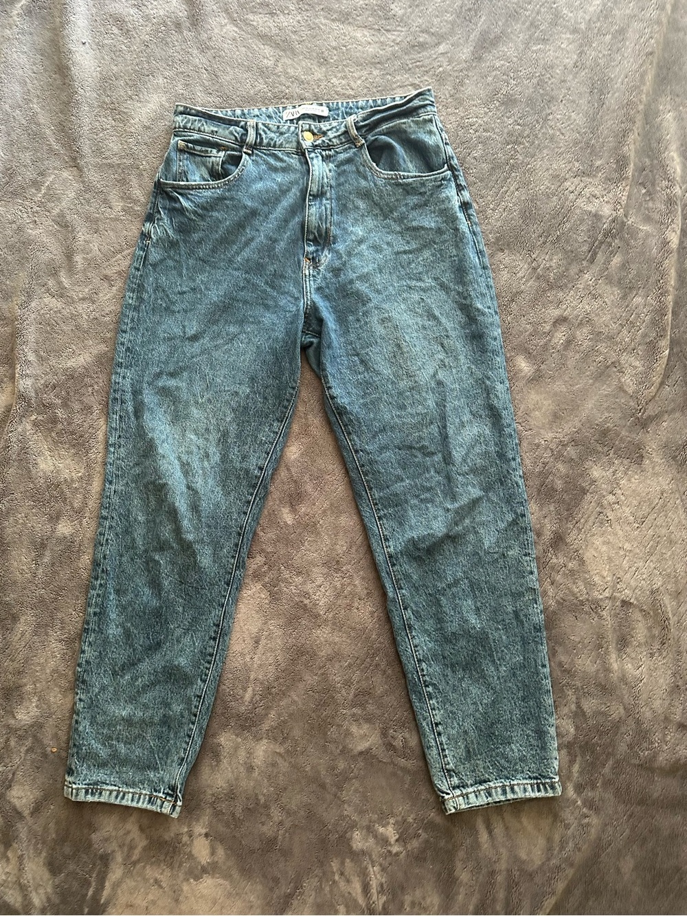 Woman’s Zara Barrel Jeans